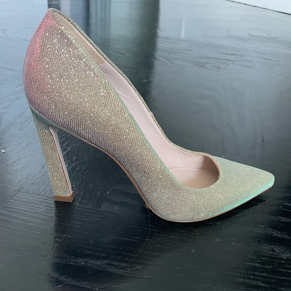 Stuart Weitzman gold pumps size 8